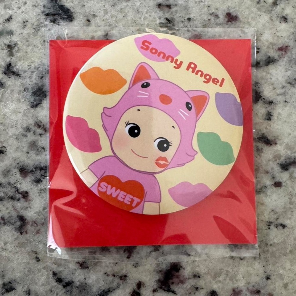 ✰ sonny angel kiss kiss hand mirror ✰ - Picture 2 of 3